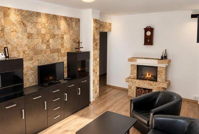 Apartament cu 3 camere decomandat, mobilat în Central