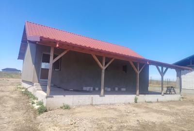 Casă cu 3 camere cu Teren 500 Mp în Șendreni