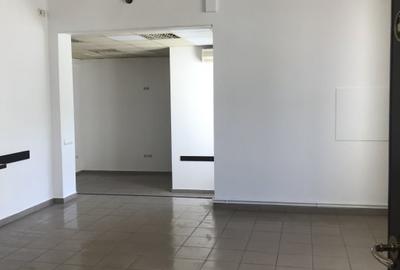 Spațiu comercial, de 50 mp, în Petrișor - 2