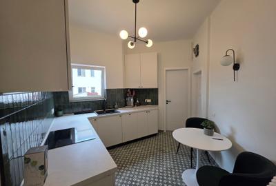 Apartament cu 3 camere semidecomandat în P-ța Romană - 8