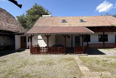 Casă cu 3 camere cu Teren 1500 Mp în Livezeni