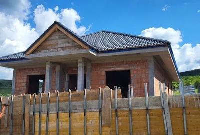 Casă individuală cu 4 camere cu Canalizare în Chinteni - 2