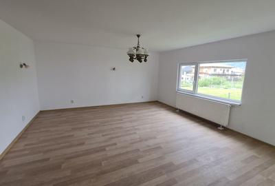 Duplex cu 4 camere cu Canalizare în Cisnădie - 2