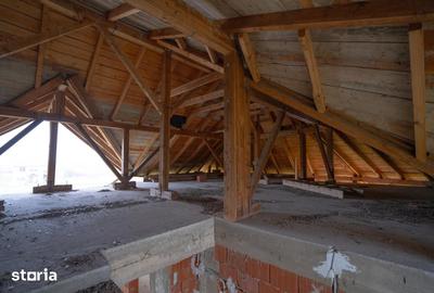 Casă cu 7 camere cu Teren 530 Mp în Sânmartin - 9