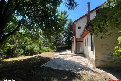 Casă cu 3 camere în Central
