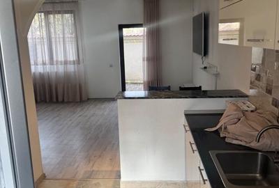 Casă cu 3 camere în Prelungirea Ghencea