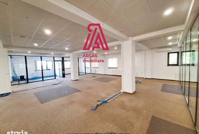 Spațiu comercial, de 315 mp, în Central - 4