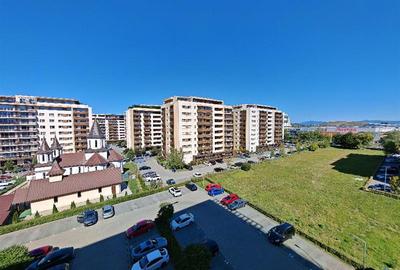 Apartament cu 2 camere decomandat, mobilat în Tractorul