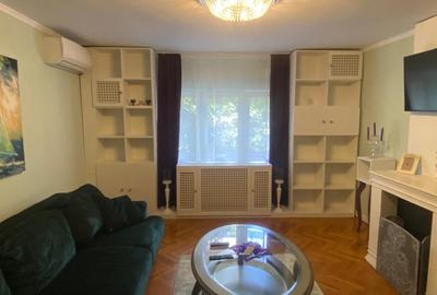 Apartament cu 3 camere decomandat în Nerva Traian