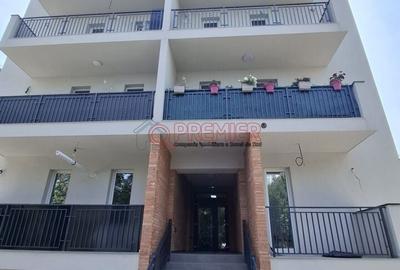 Apartament cu 3 camere decomandat în Metalurgiei