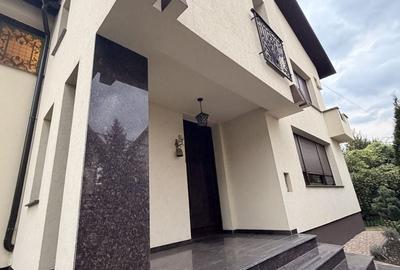 Casă cu 4 camere în Exterior Vest