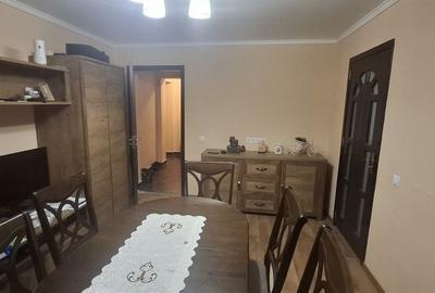 Apartament cu 3 camere decomandat în Central - 3