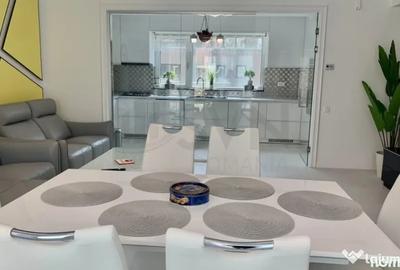 Apartament cu 4 camere decomandat în Central