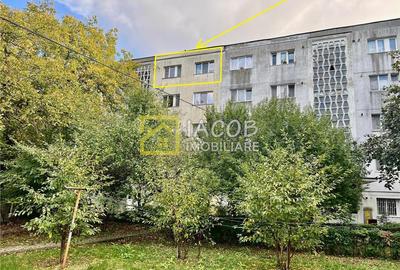 Apartament cu 2 camere decomandat, mobilat în Central