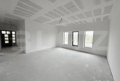 Casă cu 3 camere cu Teren 450 Mp în Lazuri