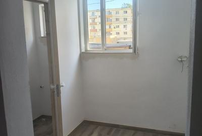 Spațiu comercial, de 25 mp, în Central