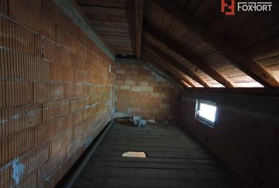 Duplex cu 6 camere cu Canalizare în Peciu Nou - 15