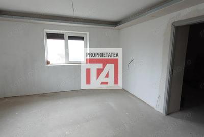 Casă cu 3 camere cu Teren 1733 Mp în Remeți - 1