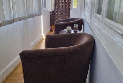 Apartament cu 3 camere decomandat în Calea București