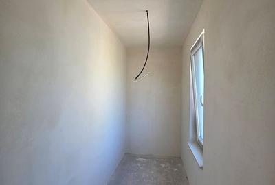 Casă cu 3 camere cu Teren 400 Mp în Central
