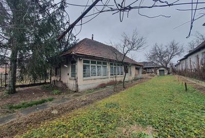 Casă individuală cu 2 camere cu Teren 1543 Mp în Sud-Est