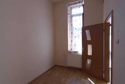 Apartament cu 2 camere, mobilat în Horea