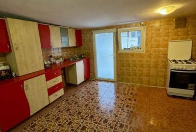 Casă cu 4 camere în Central - 4