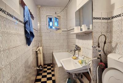 Apartament cu 3 camere semidecomandat în Km 4-5 - 6