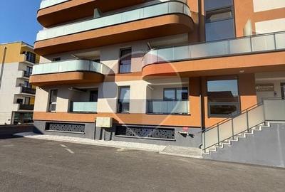 Apartament cu 2 camere decomandat în Hotvon