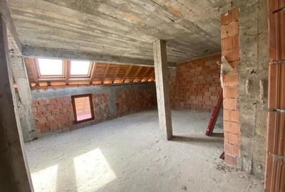 Casă individuală cu 8 camere cu Teren 401 Mp în Central - 12