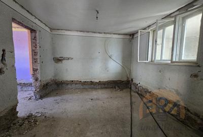 Casă individuală cu 3 camere cu Canalizare în Gării - 4