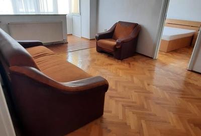 Apartament cu 2 camere semidecomandat în Cișmigiu