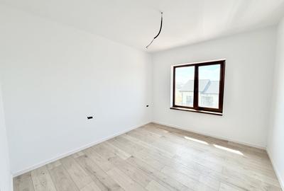 Duplex cu 5 camere cu Canalizare în Moșnița Nouă - 10