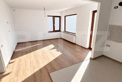 Apartament cu 3 camere decomandat în Chișoda