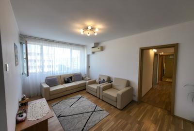 Apartament cu 3 camere semidecomandat în Iancului