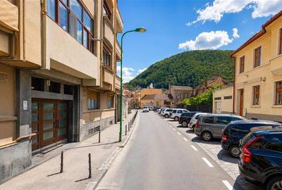 Apartament cu 2 camere semidecomandat, mobilat în Central