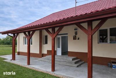 Casă cu 4 camere cu Teren 1000 Mp în Căianu