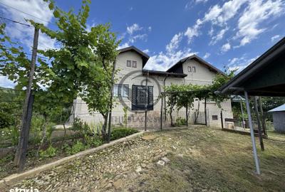 Casă cu 5 camere cu Teren 3117 Mp în Dumbrăvești