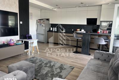 Apartament cu 3 camere semidecomandat în Ghiroda