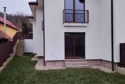 Casă cu 4 camere cu Teren 300 Mp în Florești