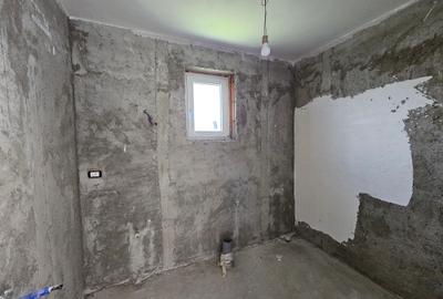Duplex cu 4 camere cu Canalizare în Parța - 18