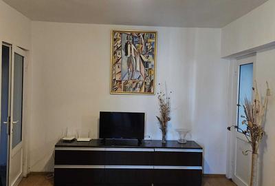 Apartament cu 2 camere semidecomandat în Calea Victoriei