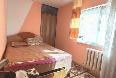 Apartament cu 3 camere decomandat în Prundu