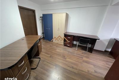 Spațiu comercial, de 30 mp, în Universității - 6