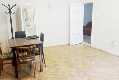 Spațiu comercial, de 47 mp, în Central - 4