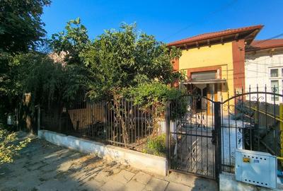 Casă cu 2 camere în Central