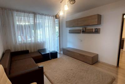 Apartament cu 2 camere semidecomandat în Micro 19