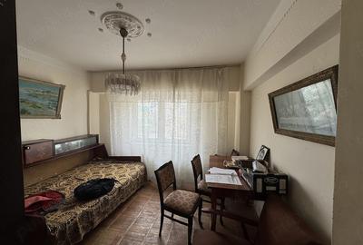 Apartament cu 3 camere semidecomandat în Central - 4