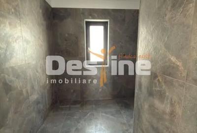 Casă cu 4 camere cu Teren 380 Mp în Central