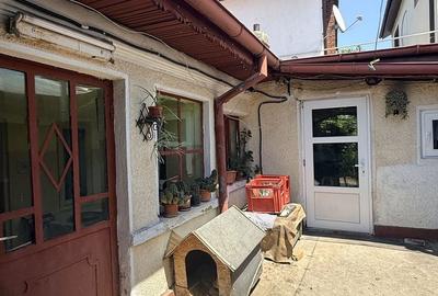 Casă cu 4 camere în Central